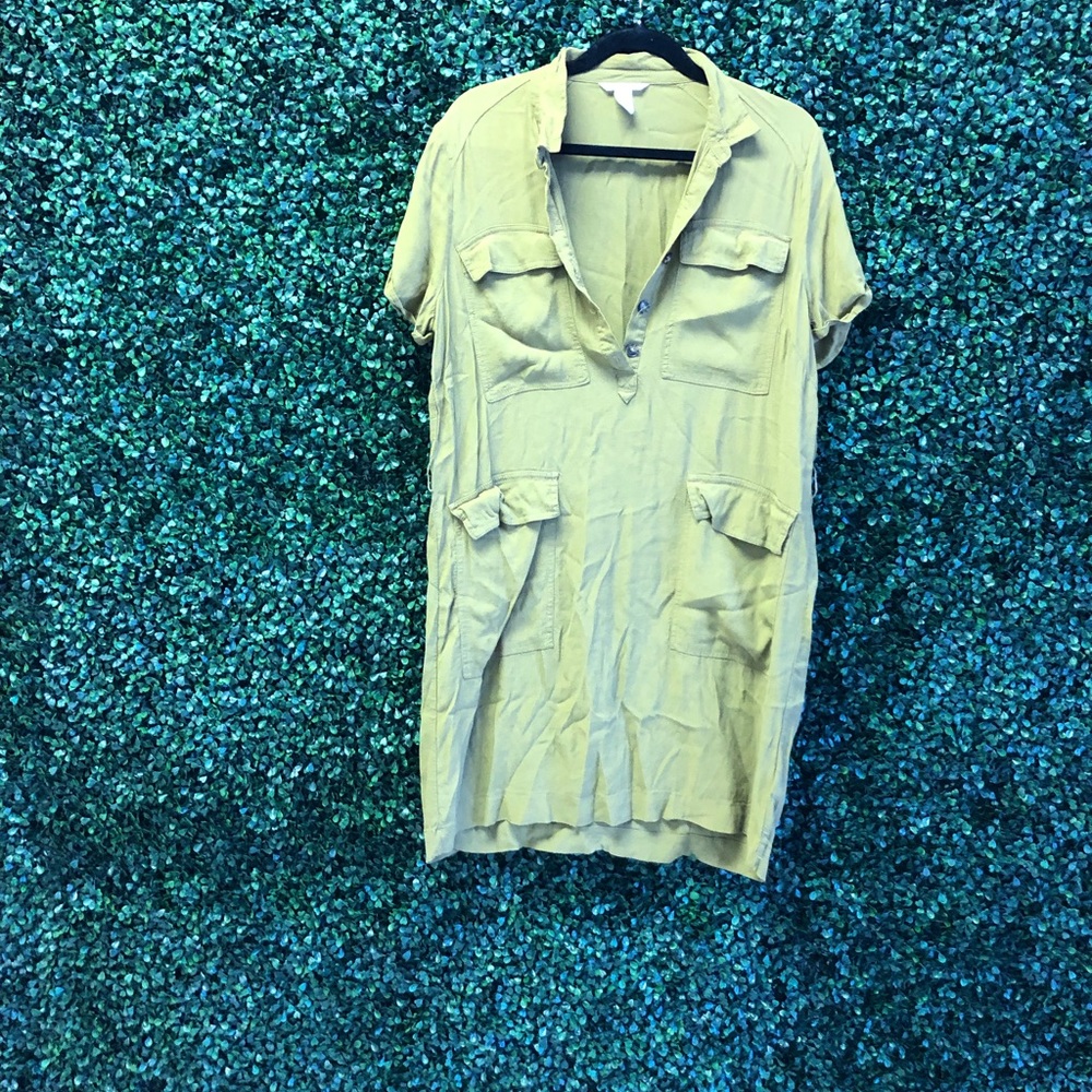 Green T-shirt blouse.